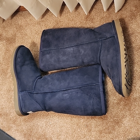 UGG Classic Tall Boots - Picture 13 of 15